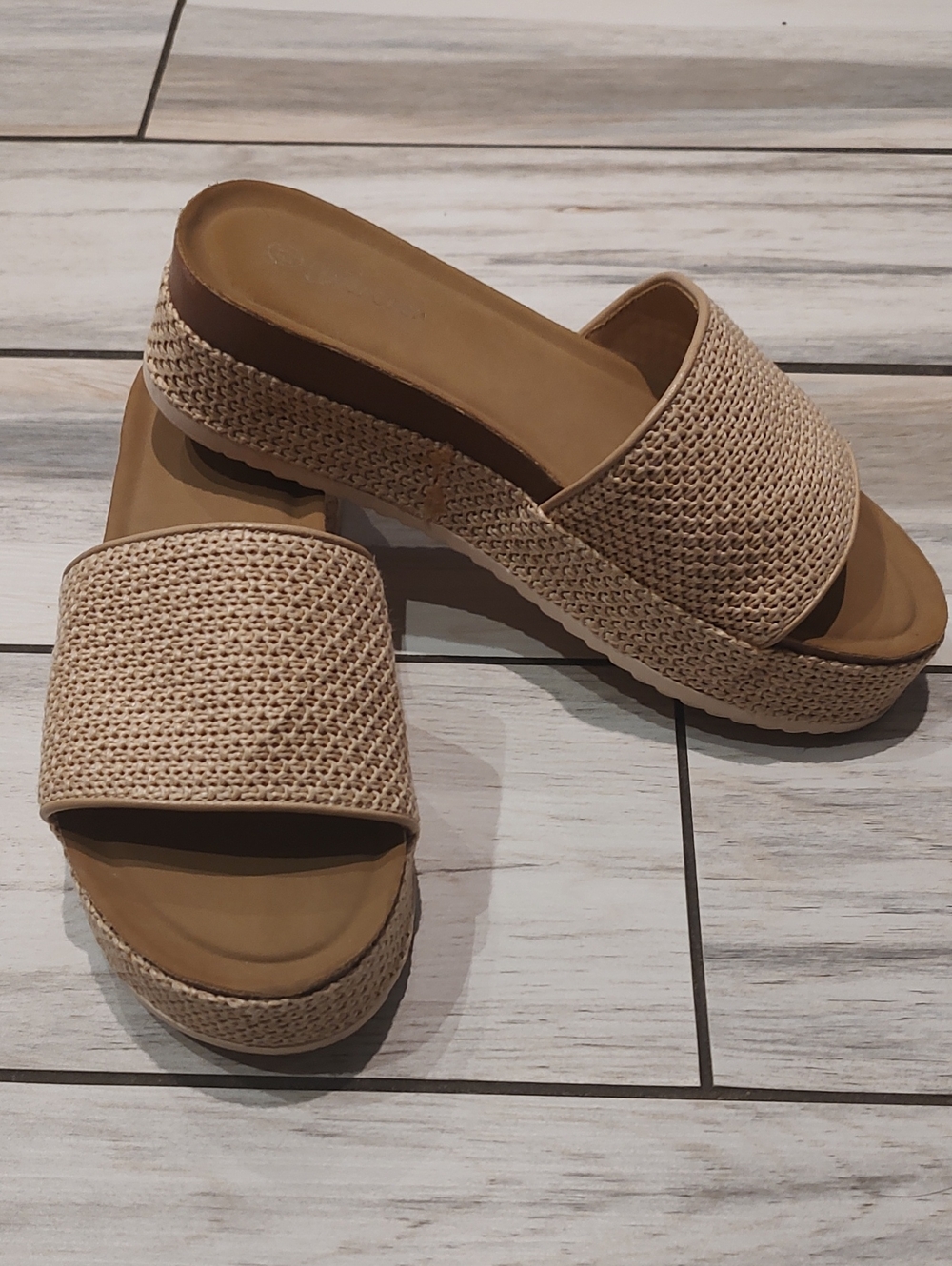 Woven Slide Platform Sandals in Beige